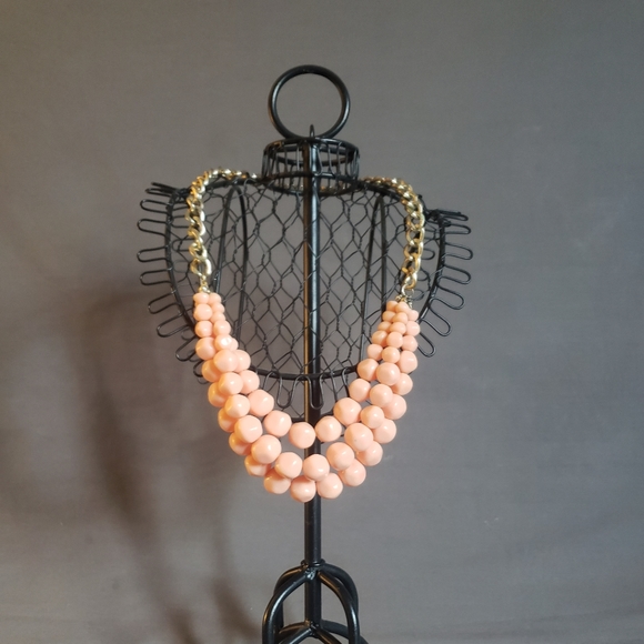 Pink chunky faceted plastic bead necklace - Picture 1 of 4